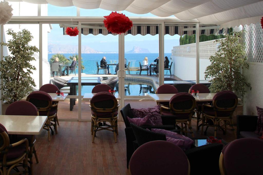 La Riviera *